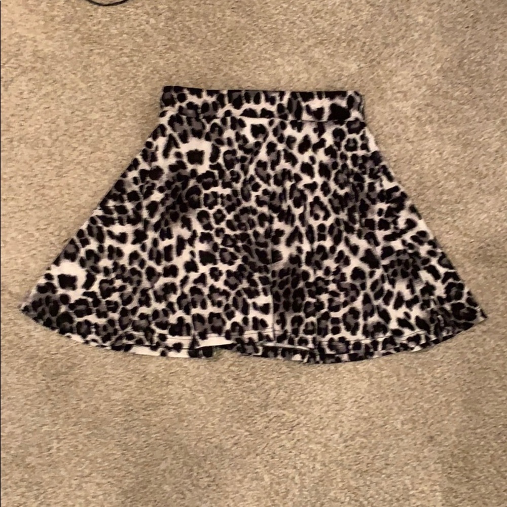 Dani’s Choice Small Leopard print skater skirt